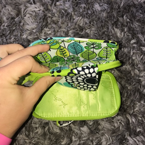 Vera Bradley wristlet - Picture 4 of 4